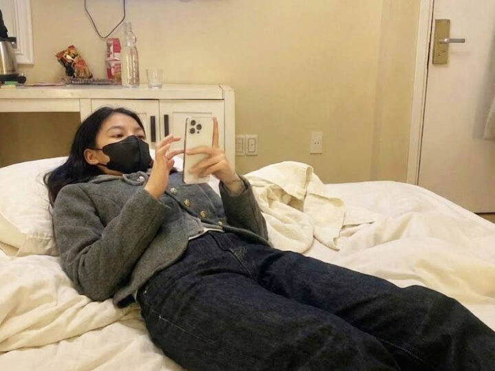 Ảnh 1 của Vụng trộm cùng em nyc 2k1 đã có ck nứng quá cởi bao chơi trần luôn